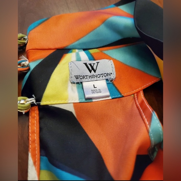 Worthington ladies sleeveless blouse is size Large. - Picture 3 of 7